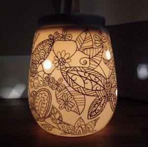 Reimagine Scentsy NIB Butterfly/Floral Pattern *Perfect*